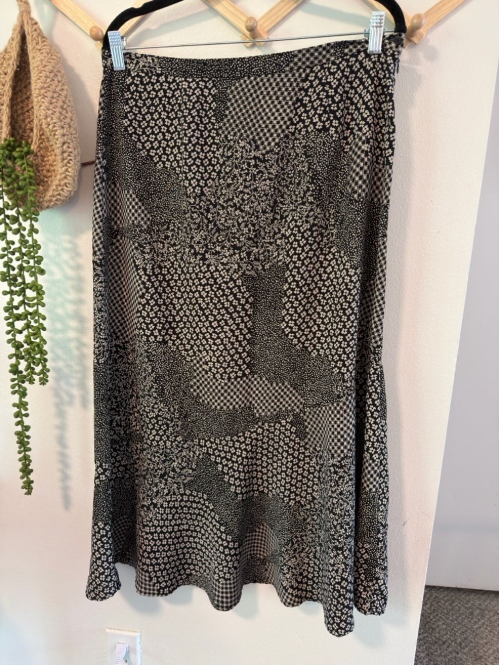 Sag Harbor Patchwork Print Floral Midi Skirt Size 16 Black White